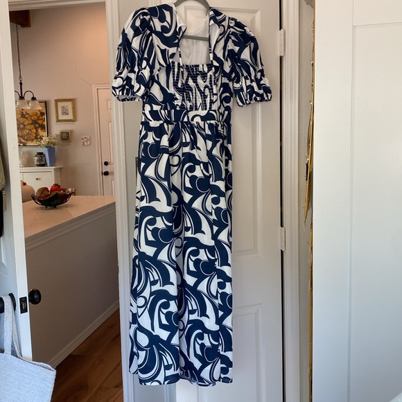 TUCKERNUCK hyacinth house smocked swirl print midi - Picture 7 of 10